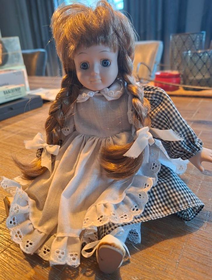 PRACHTIGE POPPEN, Verzamelen, Poppen, Zo goed als nieuw, Pop, Ophalen of Verzenden