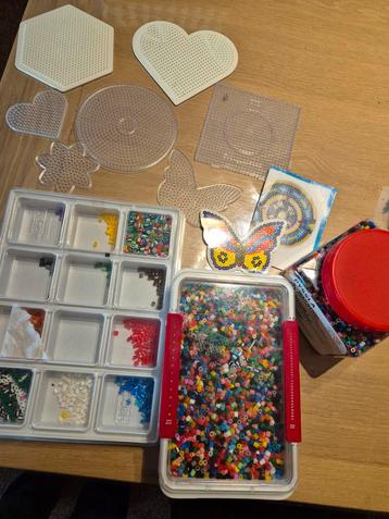 Strijkkralen Set: 2 Potten + Plankjes beschikbaar voor biedingen