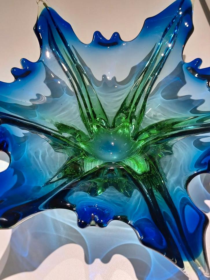 Grote Murano glazen schaal - blauw/groen. Italiaanse kunst, Antiek en Kunst, Antiek | Glas en Kristal, Ophalen of Verzenden