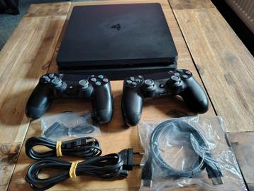 PS4 Slim + 2 controllers van Mediamarkt 2024 met bon! beschikbaar voor biedingen