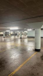 TE HUUR: Parkeergarage Groot Handelsgebouw Rotterdam Centrum, Huizen en Kamers, Garages en Parkeerplaatsen, Rotterdam