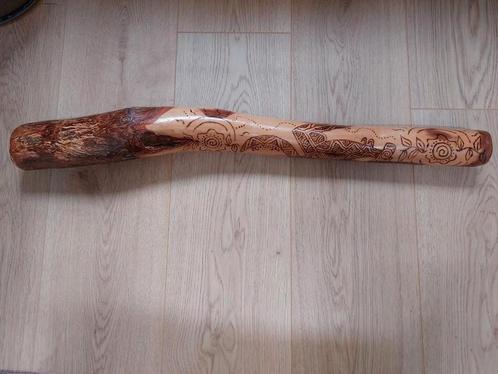 Korte Didgeridoo 70cm Eucalyptus, Muziek en Instrumenten, Blaasinstrumenten | Didgeridoos, Zo goed als nieuw, Ophalen of Verzenden