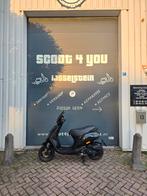 PIAGGIO ZIP 4T 2V BLACK ON BLACK 2017 FULL OPTION GARANTIE, Fietsen en Brommers, Ophalen, Zo goed als nieuw, Benzine, Zip