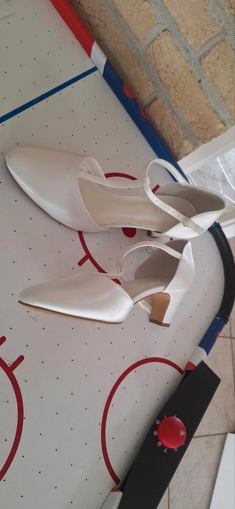 Avalia aura maat 39 bruidsschoenen, Kleding | Dames, Trouwkleding en Trouwaccessoires, Zo goed als nieuw, Accessoires, Ophalen of Verzenden