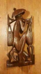 Houtsnijwerk Indonesië waterdrager, Antiek en Kunst, Ophalen