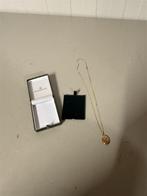 Gouden Medaillon Ketting - 9ct Geelgoud Met Bloemenpatroon e, Ophalen of Verzenden, Zo goed als nieuw, Goud, Zilver