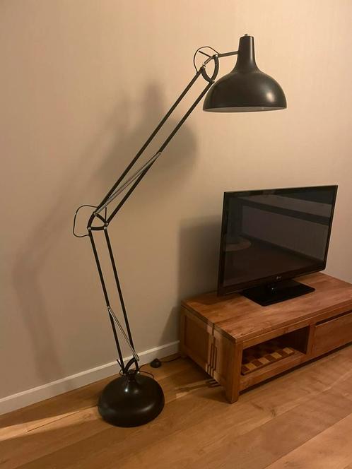 Industriële lamp - gekocht bij Bijenkorf, Huis en Inrichting, Lampen | Vloerlampen, Gebruikt, 150 tot 200 cm, Metaal, Ophalen