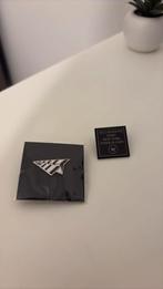 2 pins uit amerika over paper planes, Verzamelen, Speldjes, Pins en Buttons, Ophalen of Verzenden, Zo goed als nieuw