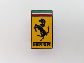 FERRARI - Originele pin / speldje - Dubbele pin beschikbaar voor biedingen
