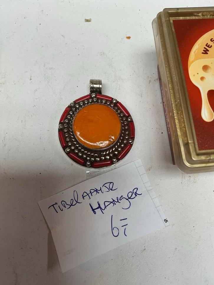 Tibetaanse Hanger met Oranje Steen, Sieraden, Tassen en Uiterlijk, Kettinghangers, Gebruikt, Steen of Mineraal, Oranje, Overige voorstellingen