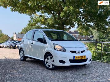 Toyota Aygo 1.0-12V Now | Cruise + Airco Nu € 2.450,-! beschikbaar voor biedingen