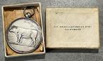 medaille 1e prijs stierenkeuring 1938 Appingedam Groningen, Ophalen of Verzenden, Overige materialen
