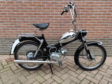 Te koop, Mooi gerestaureerde Puch MV50 beschikbaar voor biedingen