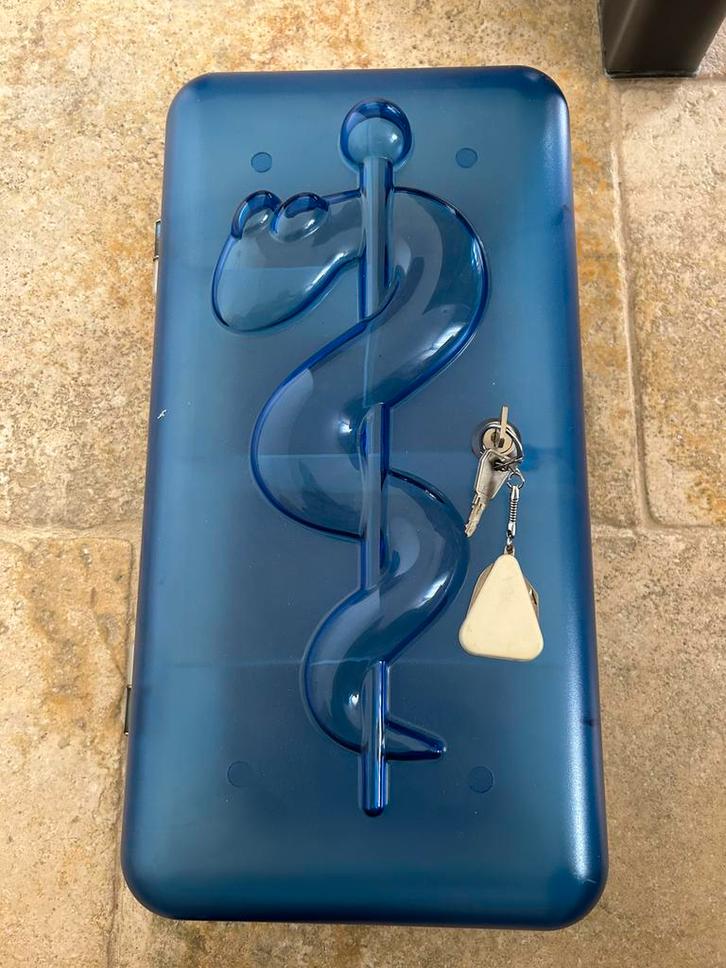 Medicijnkastje kunststof, Huis en Inrichting, Badkamer | Badtextiel en Accessoires, Zo goed als nieuw, Ophalen of Verzenden