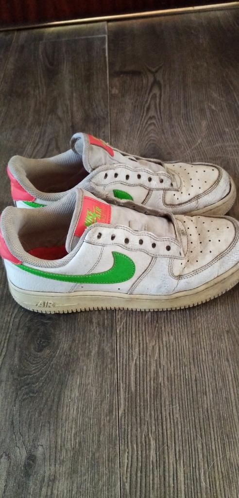 Gedragen Nike schoenen zonder veters, Kleding | Dames, Schoenen, Wit, Nike, Ophalen of Verzenden, Gedragen