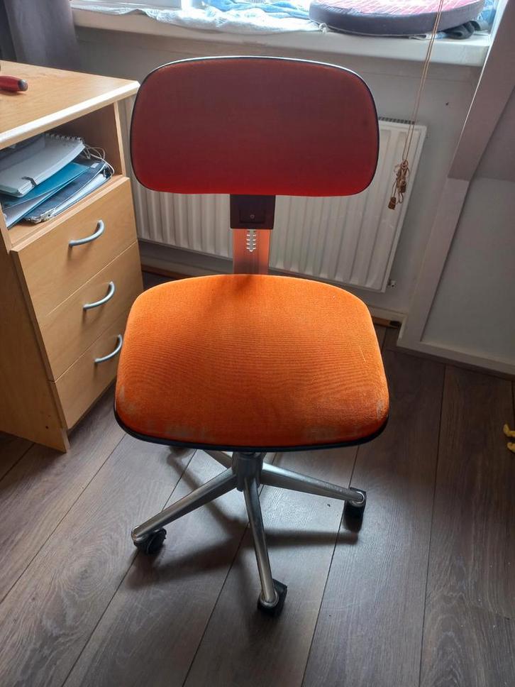 Oranje Bureaustoel - Gebruikt, Huis en Inrichting, Bureaustoelen, Gebruikt, Bureaustoel, Oranje, Ergonomisch, Ophalen