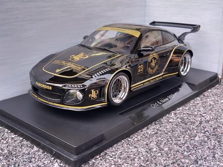 Porsche 911 (997) 2020, RWB Old & New John Player Special, Hobby en Vrije tijd, Modelauto's | 1:18, Nieuw, Auto, Overige merken