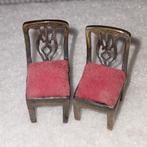 Twee zilveren stoeltjes met rood fluweel 3 x 1,5 cm, Ophalen of Verzenden, Nieuw, Overige typen