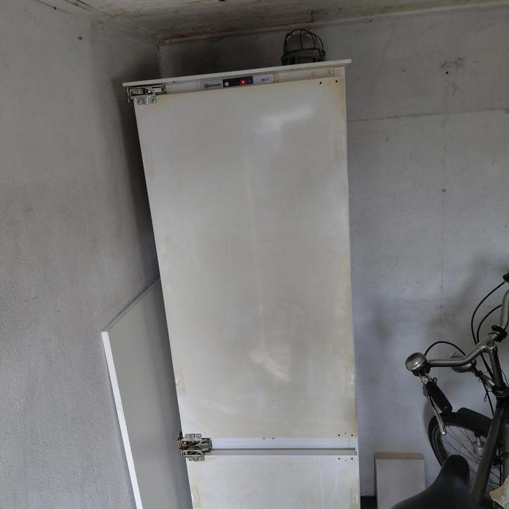 Koelkast gratis, Witgoed en Apparatuur, Koelkasten en IJskasten, Gebruikt, Zonder vriesvak, 100 tot 150 liter, 160 cm of meer