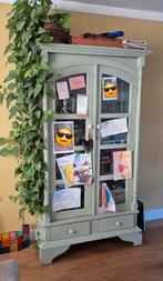 Vintage Kast met Glazen Deuren, Antiek en Kunst, Antiek | Meubels | Kasten, Ophalen of Verzenden