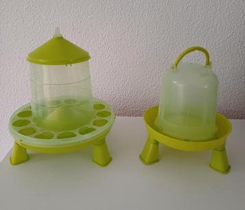 Voeder- en drinksilo voor kwartels en vogels beschikbaar voor biedingen