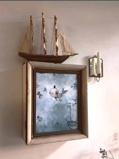 Hangkastje met schilderijlijst, Kinderen en Baby's, Kinderkamer | Inrichting en Decoratie, Gebruikt, Wanddecoratie, Ophalen of Verzenden
