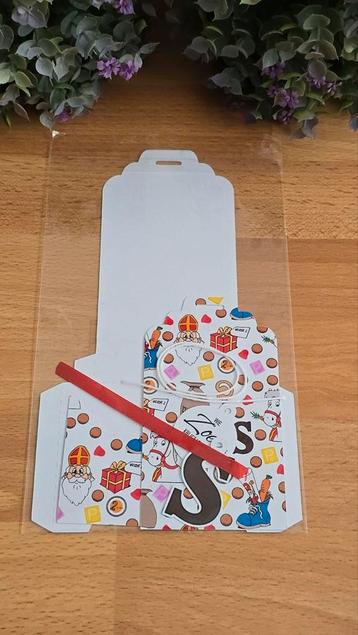 Zelfgemaakt DIY pakketje Sinterklaas doosje letter S beschikbaar voor biedingen