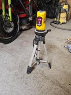 Zelfnivellerende rode Laser incl. statief in koffer, Doe-het-zelf en Verbouw, Meetapparatuur, Ophalen of Verzenden, Gebruikt, Licht