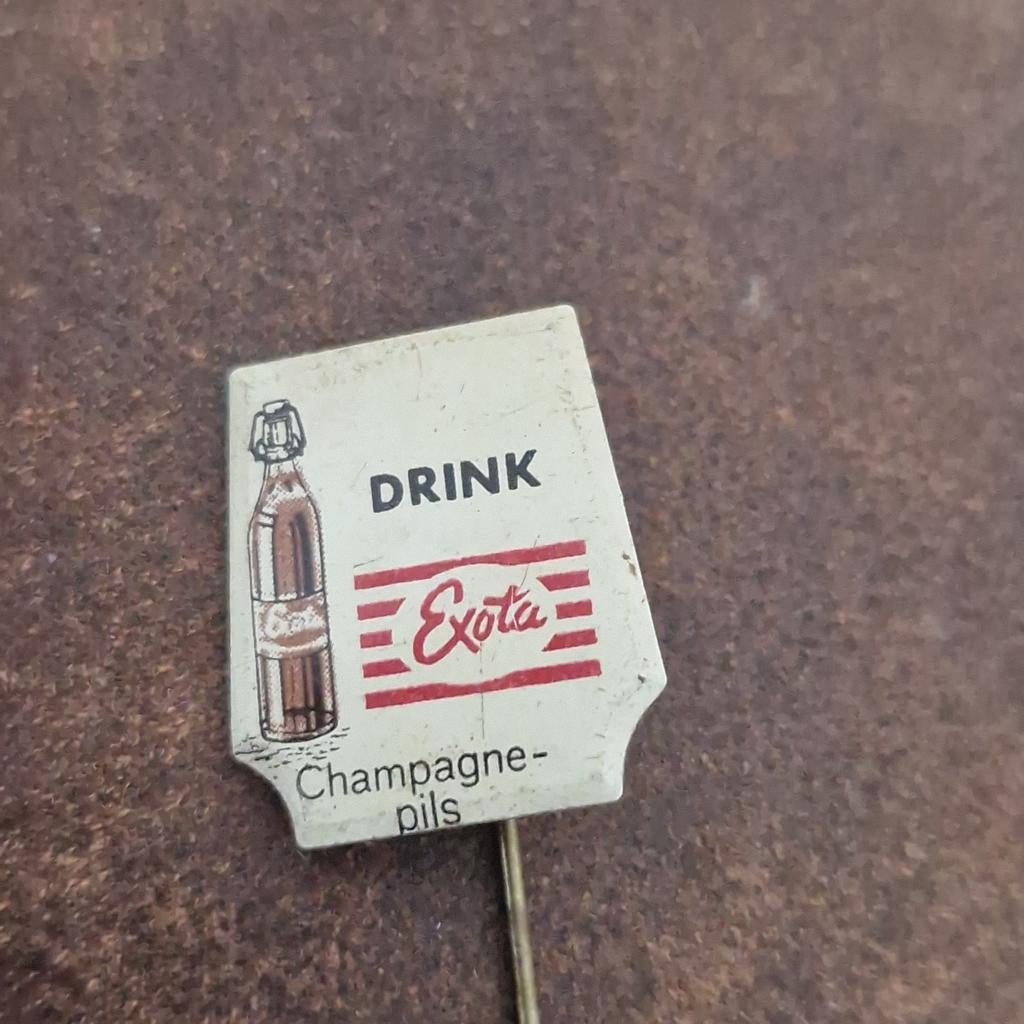 SPELDJE Champagne pils, Verzamelen, Speldjes, Pins en Buttons, Ophalen of Verzenden, Zo goed als nieuw, Merk