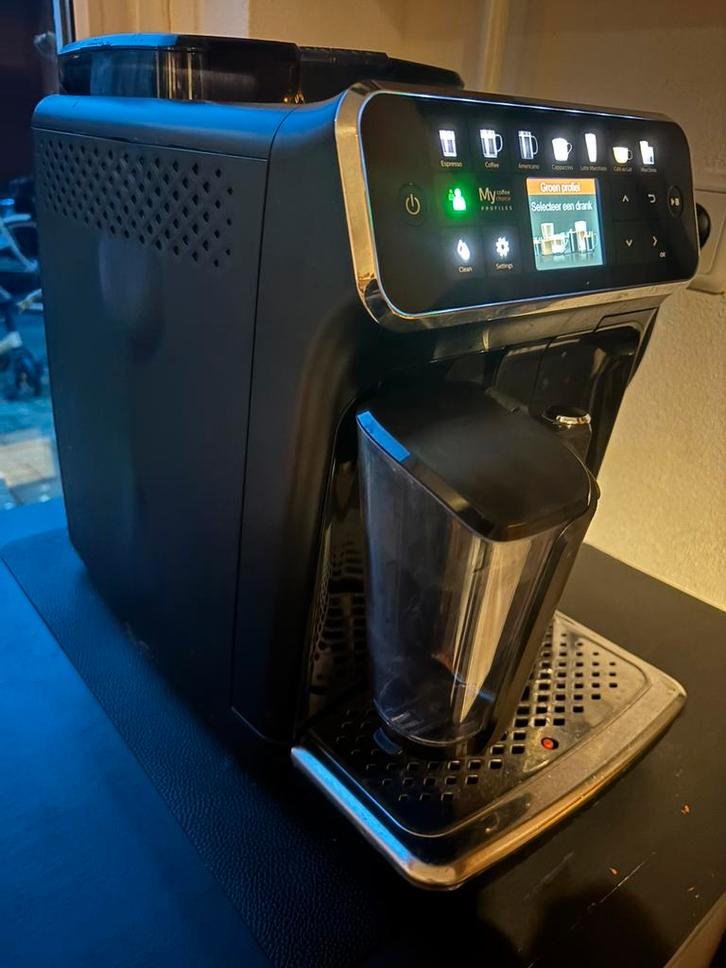 Phillips Latte go 5300 espresso, Witgoed en Apparatuur, Koffiezetapparaten, Zo goed als nieuw, Koffiebonen, Koffiemachine, Afneembaar waterreservoir