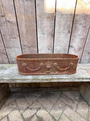 Jardinière, tuinbak, plantenbak beschikbaar voor biedingen