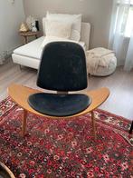 Hans Wegner Shell Chair Replica, Huis en Inrichting, Gebruikt, Bruin, Ophalen of Verzenden, Eén