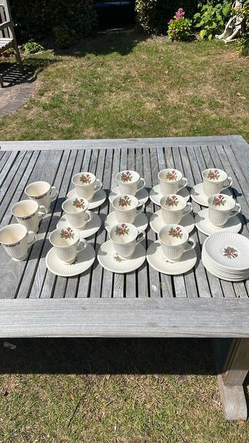 Wedgewood Moss Rose kopjes beschikbaar voor biedingen