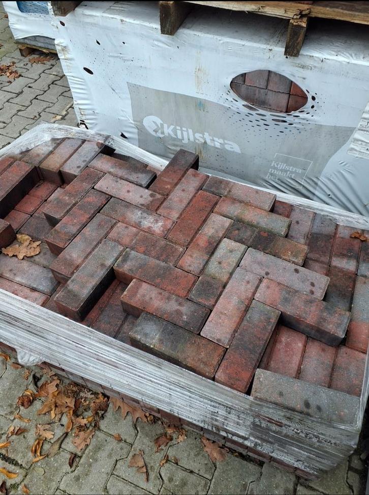 Dikformaten rood-zwart - 51m² - 6cm - €16,95 p/m², Tuin en Terras, Tegels en Klinkers, Zo goed als nieuw, Klinkers, Beton, Ophalen of Verzenden
