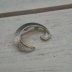 Verzilverde vintage broche – unieke design, Ophalen of Verzenden, Zo goed als nieuw, Zilver, Overige materialen