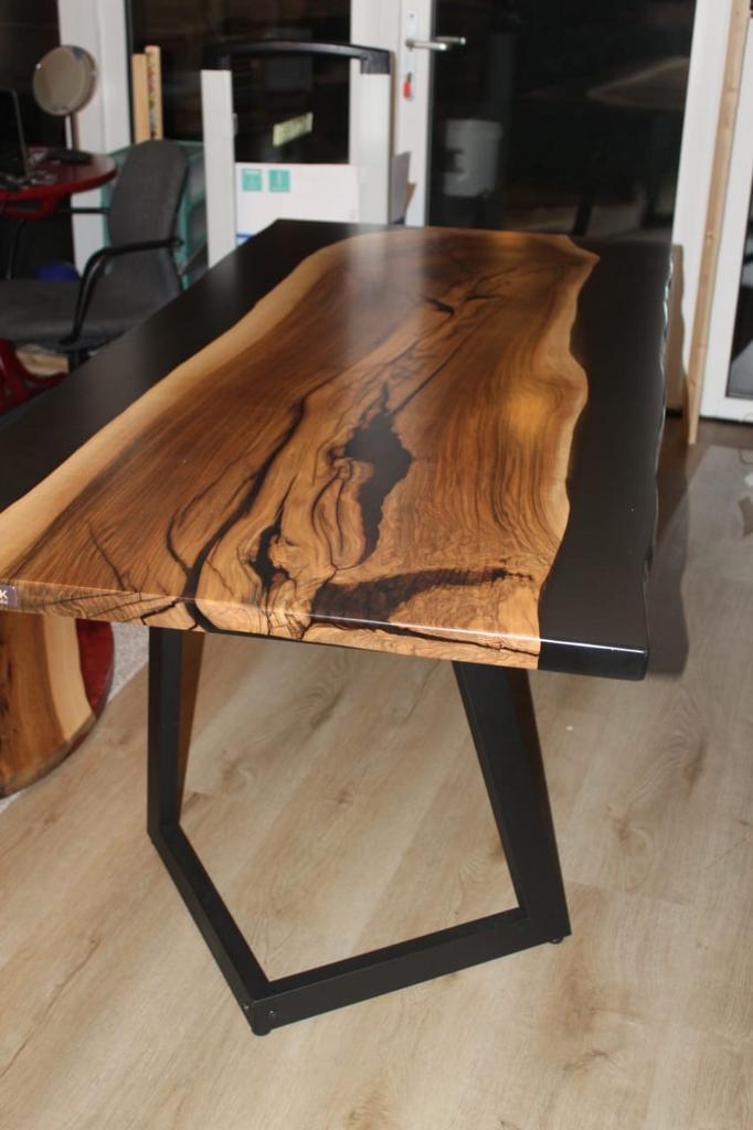 Unieke Epoxy Tafel - Handgemaakt 2 m lang 1 m breed, Antiek en Kunst, Antiek | Meubels | Tafels, Ophalen of Verzenden