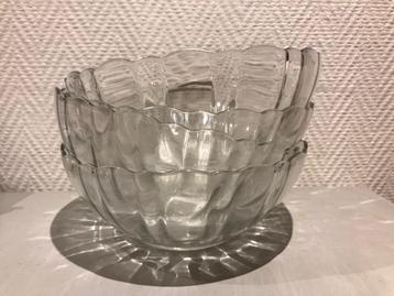 Saladekommen, 4 stuks  beschikbaar voor biedingen