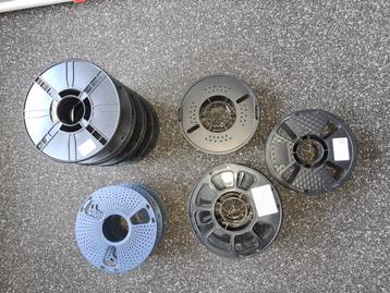 Lege filament rollen plastic  beschikbaar voor biedingen