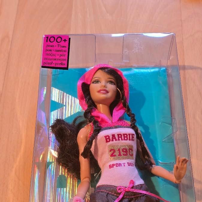 Barbie Fashionistas Sporty Doll 2009 Mattel #T3326, Verzamelen, Poppen, Nieuw, Pop, Ophalen of Verzenden