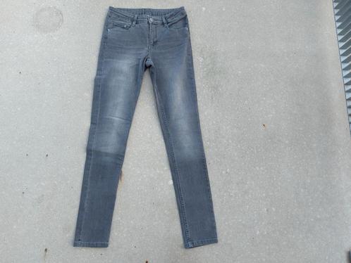 Grijze spijkerbroek S/38, Kleding | Dames, Broeken en Pantalons, Zo goed als nieuw, Maat 38/40 (M), Grijs, Lang, Verzenden