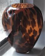 grote glazen vaas, Huis en Inrichting, Woonaccessoires | Vazen, Oranje, Ophalen of Verzenden, Minder dan 50 cm, Glas