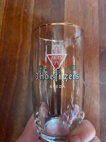 2 sets met breda 3 hoefijzers bierglazen beschikbaar voor biedingen