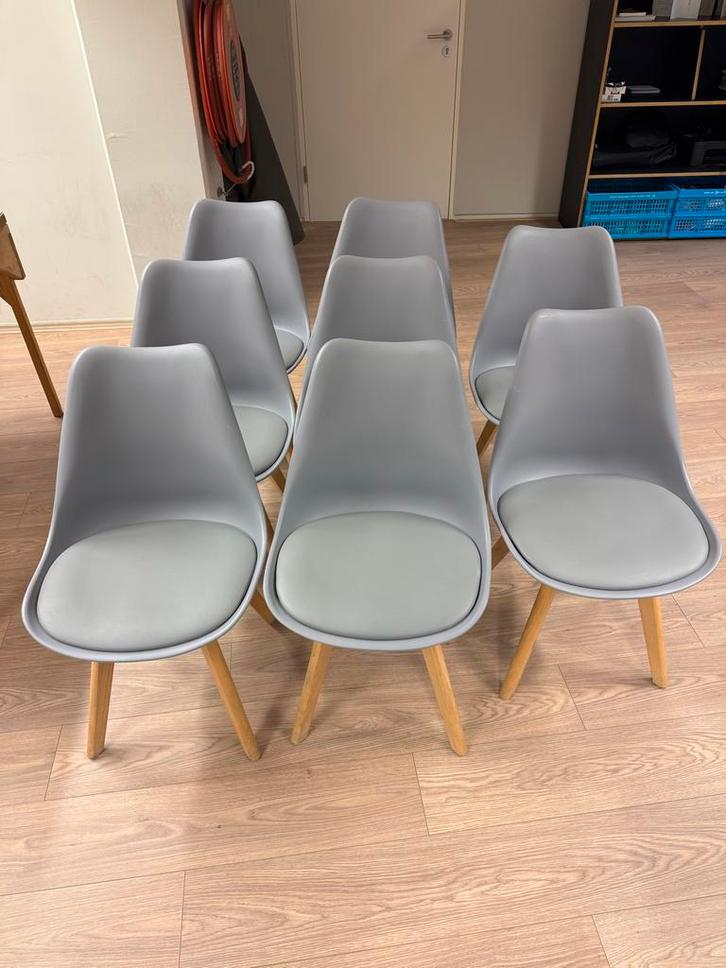 8 Grijze Eetkamerstoelen - Mooie Set!, Huis en Inrichting, Stoelen, Zo goed als nieuw, Vijf, Zes of meer stoelen, Hout, Grijs