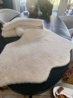 Nep vacht/vachtje, of white, 4 stuks voor €30,00, Ophalen