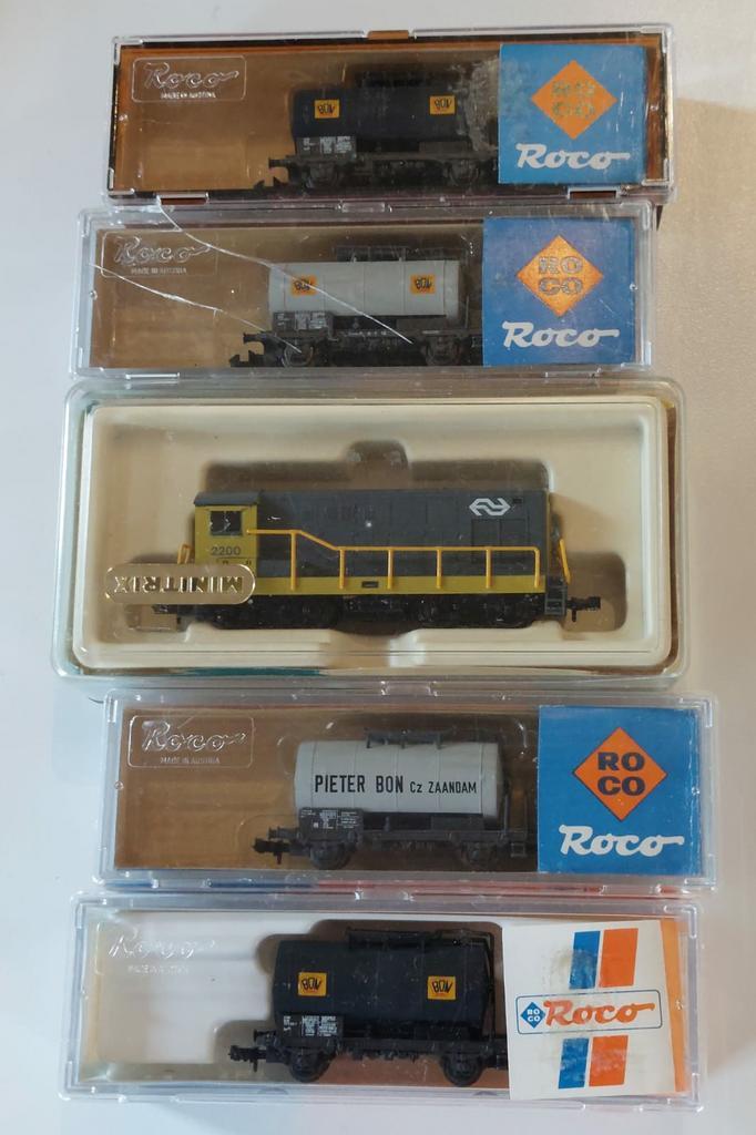 Minitrix NS 2200 serie loc + Pieter Bon, Hobby en Vrije tijd, Modeltreinen | N-Spoor, Zo goed als nieuw, Locomotief, Gelijkstroom