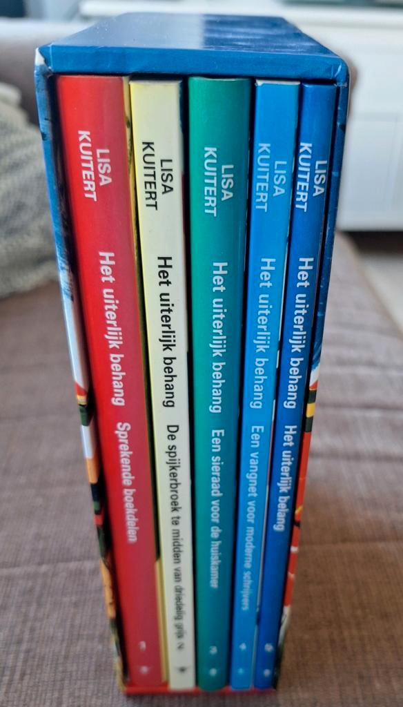 Leuke serie: Het uiterlijk behang door Lisa Kuitert, Boeken, Literatuur, Zo goed als nieuw, Nederland, Ophalen of Verzenden