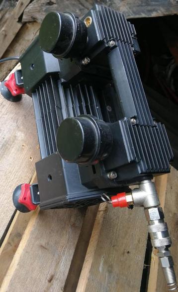 Tweetraps Compressor 220 volt 9 bar druk met display beschikbaar voor biedingen