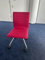 Stoel met wieltjes, Huis en Inrichting, Stoelen, Ophalen, Zo goed als nieuw, Vijf, Zes of meer stoelen, Rood