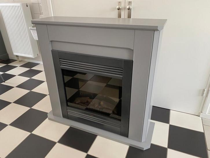 Faber elektrische haard met schouw, Huis en Inrichting, Haarden, Zo goed als nieuw, Elektrische haard, Ophalen
