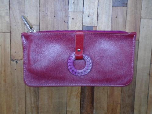 CIN design rode-roze parelmoer leren clutch, etui rits, Sieraden, Tassen en Uiterlijk, Tassen | Damestassen, Zo goed als nieuw